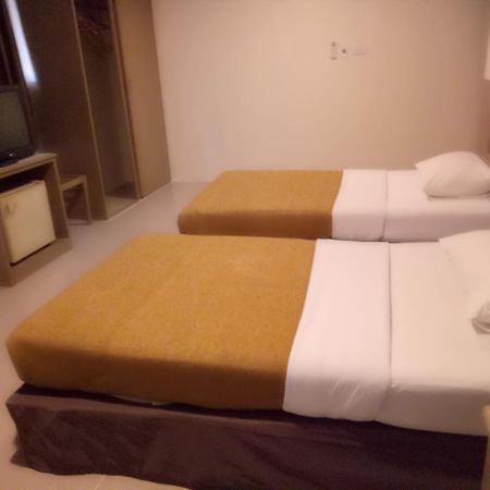 Tongpoon Hotel Bangkok Dış mekan fotoğraf