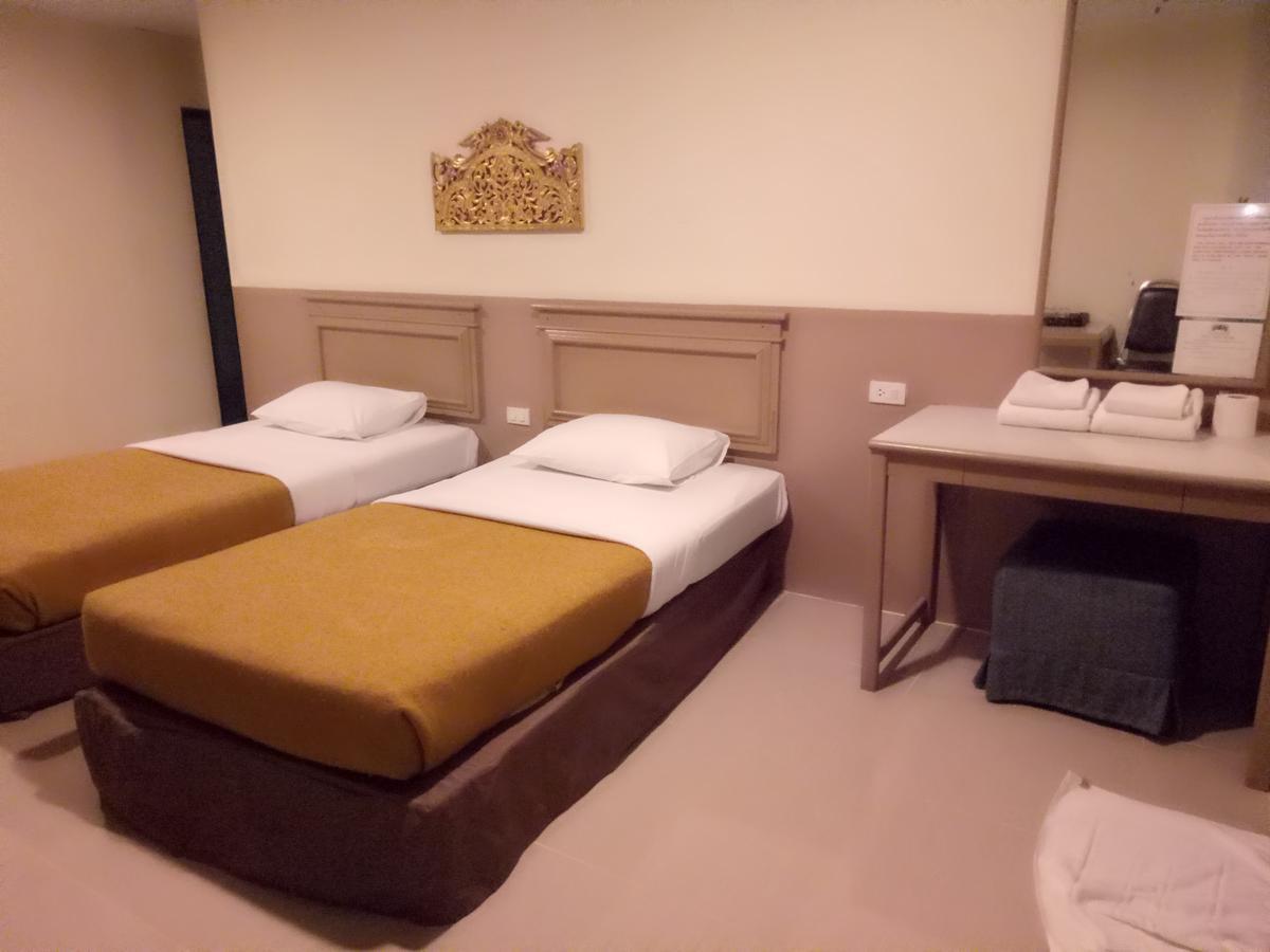 Tongpoon Hotel Bangkok Dış mekan fotoğraf