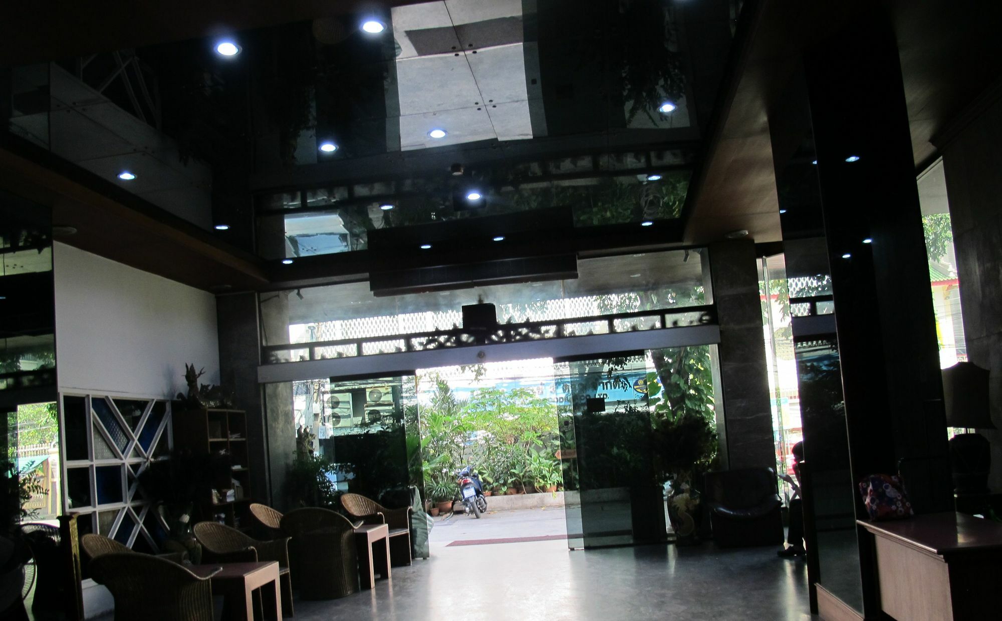Tongpoon Hotel Bangkok Dış mekan fotoğraf